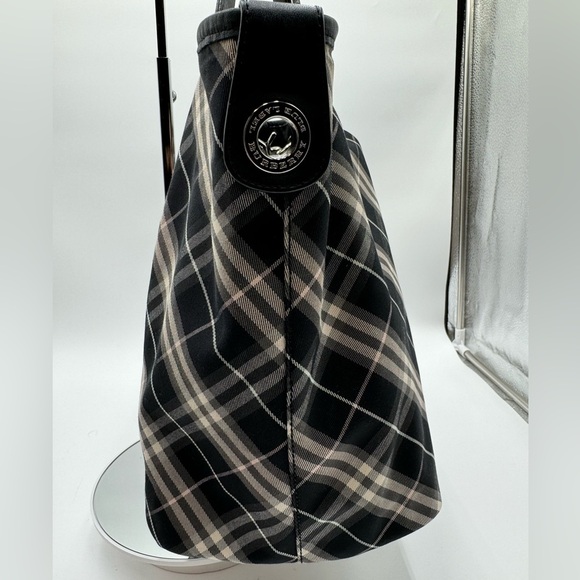 Burberry-Authentic-Blue Label Reversable Hand Tote Bag Nova Check Black - Picture 10 of 16